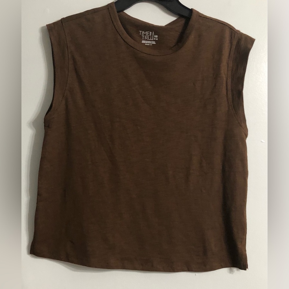 Time and Tru Brown Muscle Tee pull over.XS